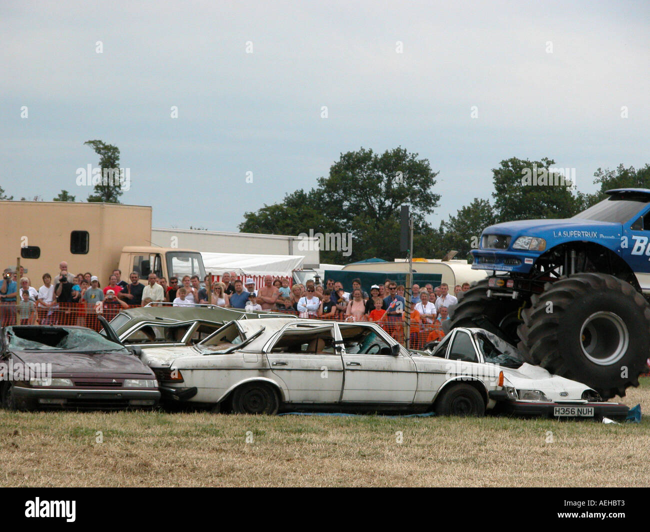 Plus de Monster truck voitures Banque D'Images