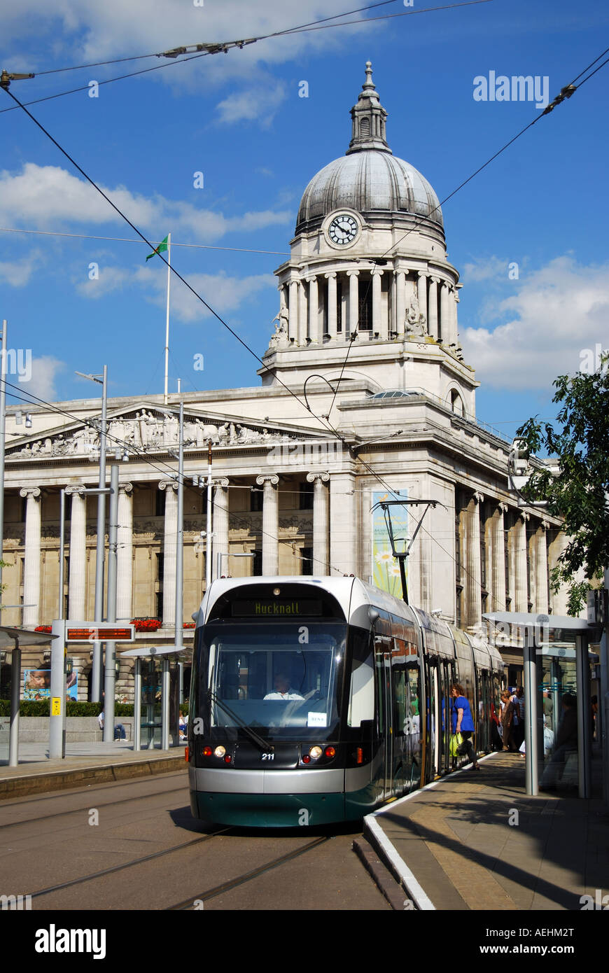 Nottingham Express Transit train, Place du Vieux Marché, Nottingham, Nottinghamshire, Angleterre, Royaume-Uni, Banque D'Images