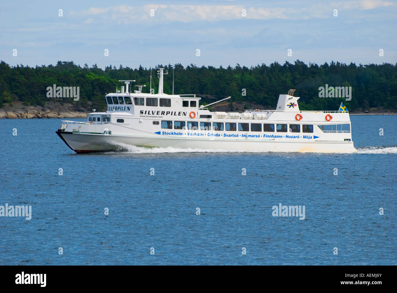 L'Silverpilen ferry est l'un des nombreux bateaux trafficing l'archipel des îles 24 000 fo Stockholm, Suède Banque D'Images