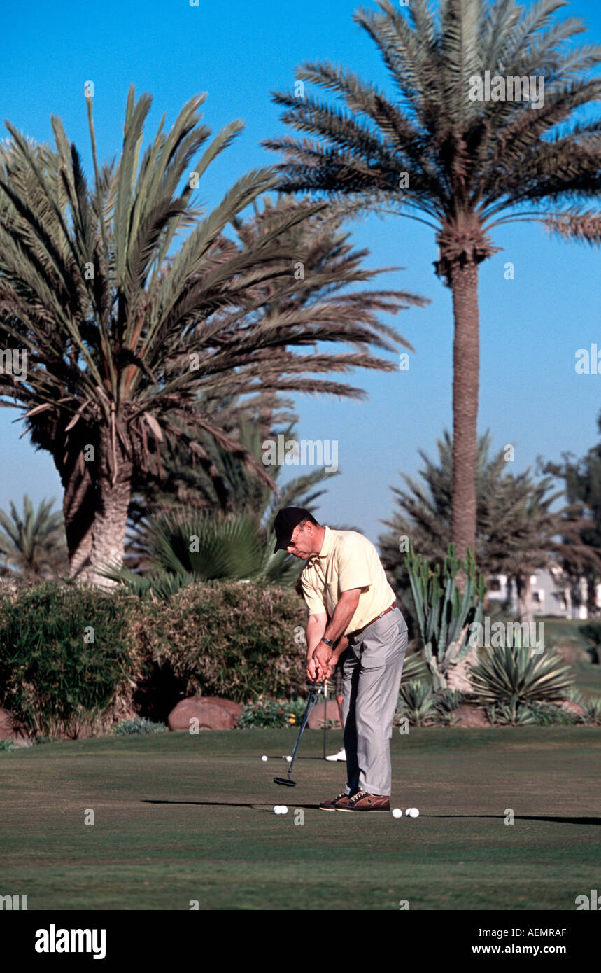 Joueur de golf au maroc Agadir golf soleil sud Banque D'Images