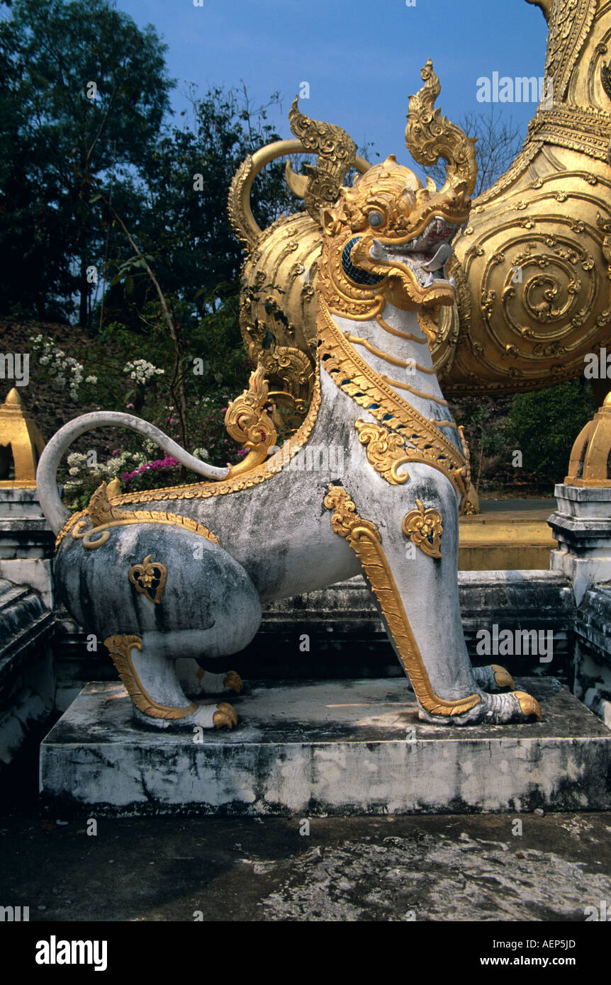 Ornate statue, Wat Phra That Suton Mong Konkiree, Temple, Phrae Province District Denchai, Thaïlande Banque D'Images