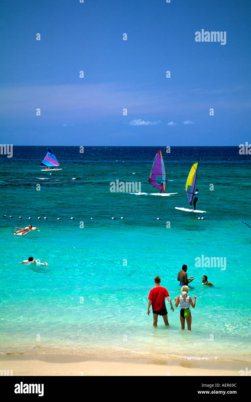 Une école de planche à voile près de l'île de la Jamaïque ciboney archipel des Grandes antilles caraïbes Banque D'Images