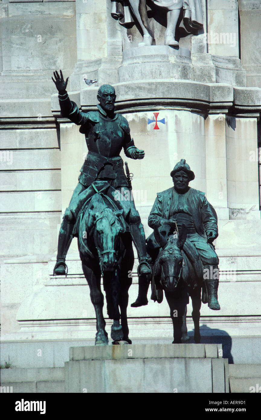 Monument cervantes don Quichotte chevalier écuyer Sancho Panza rosinante square plaza de Espana ville de Madrid Espagne Banque D'Images