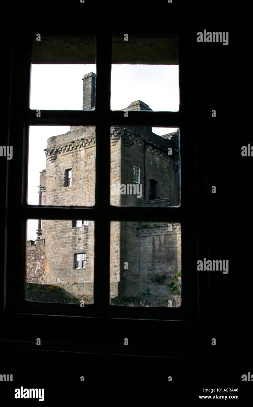 Château de Stirling en Écosse bâtiments du palais Vue à travers la vitre Banque D'Images