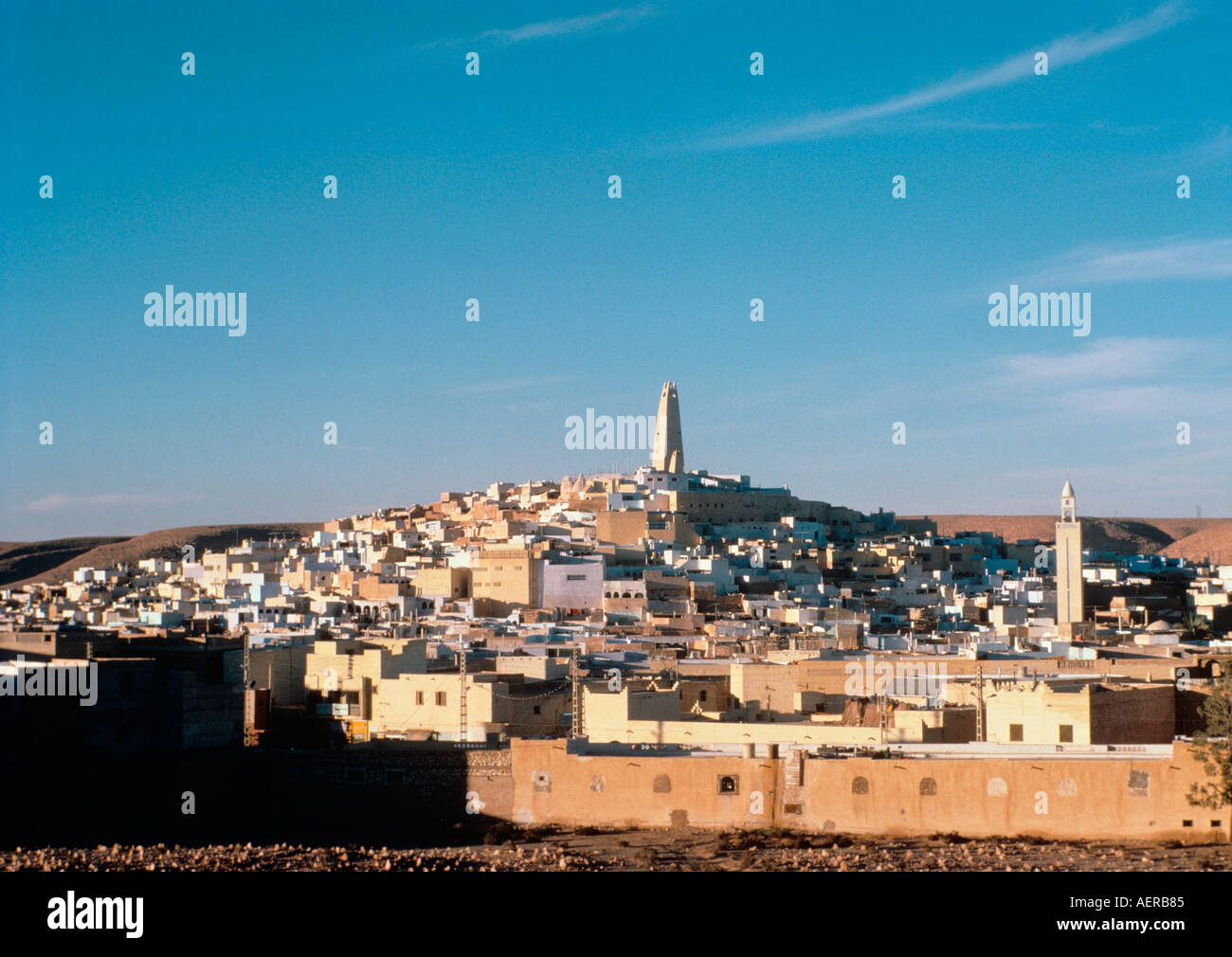 Village de minaret ghardaia région du Mzab Algérie Banque D'Images