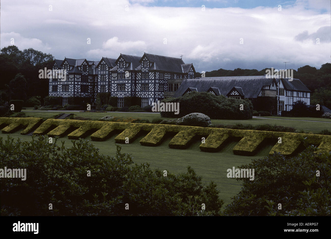 Table de pique-nique d'hiver tous les Powys Cymru Wales Lake Elan Valley Banque D'Images