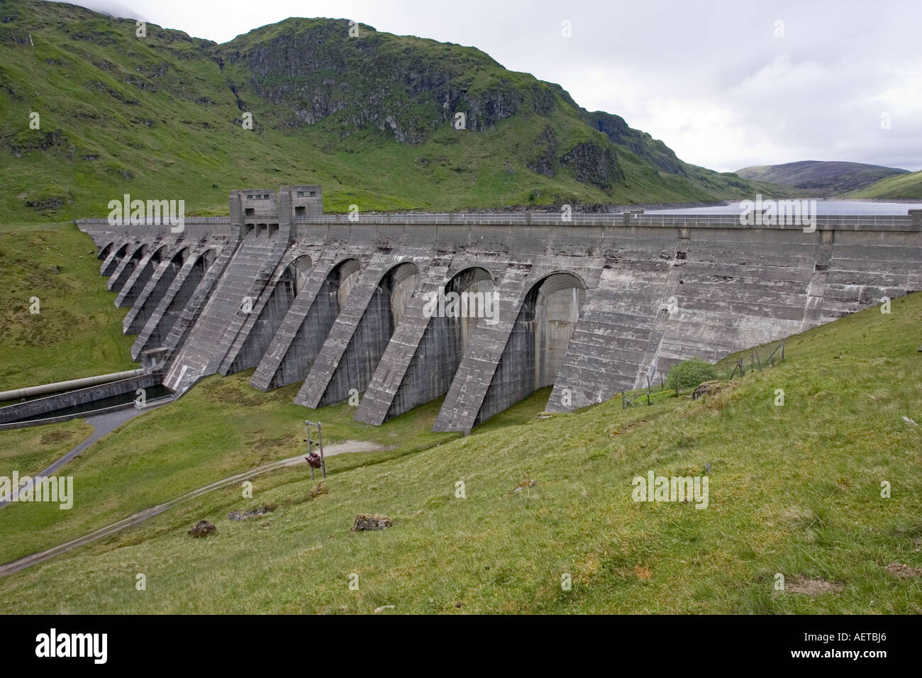 Scottish Hydro barrage au Lochan na Lairige sur Ben Lawers près de l'Ecosse Killin Banque D'Images