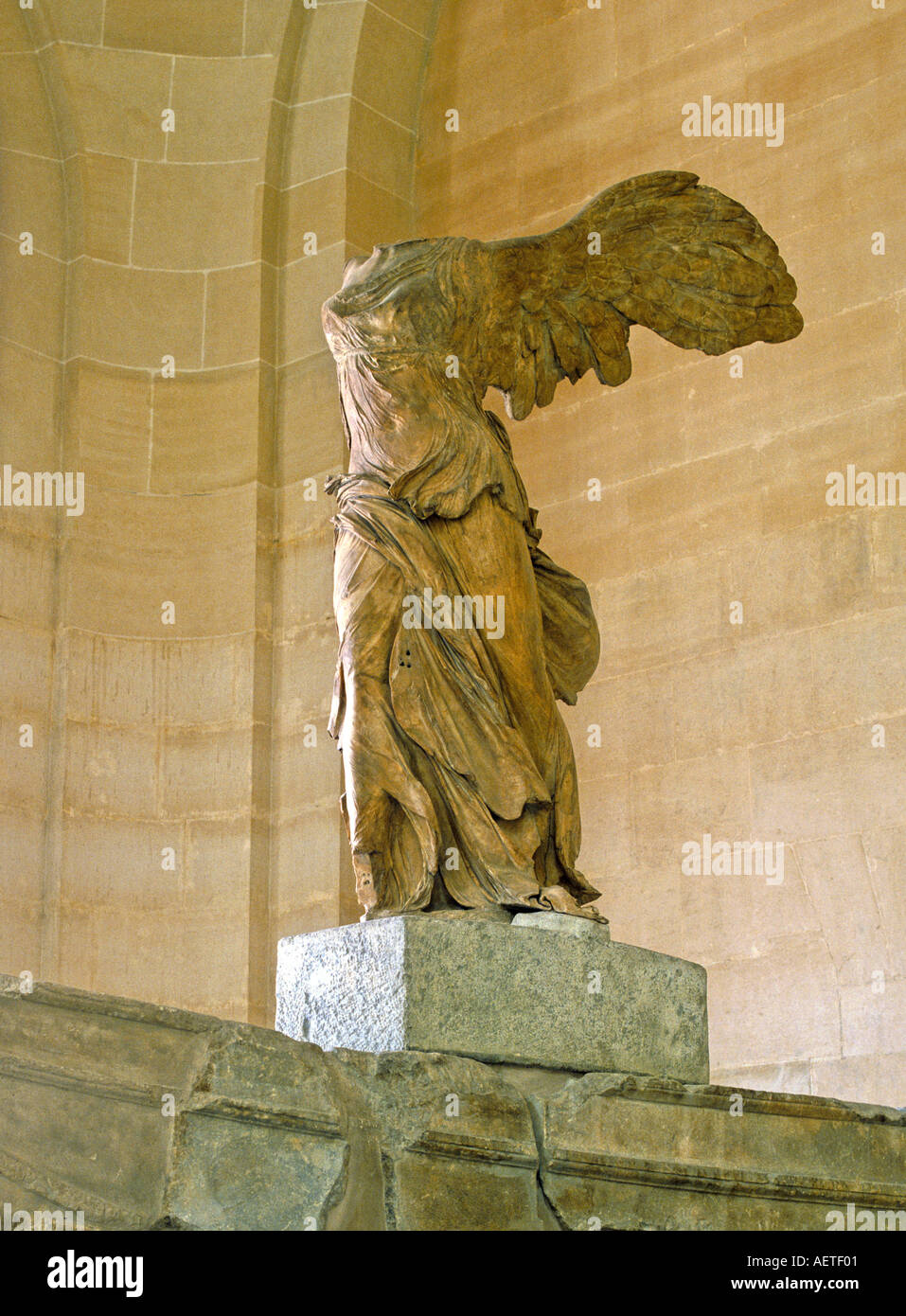 La Victoire ailée de Samothrace le Musée du Louvre, Paris France Banque D'Images