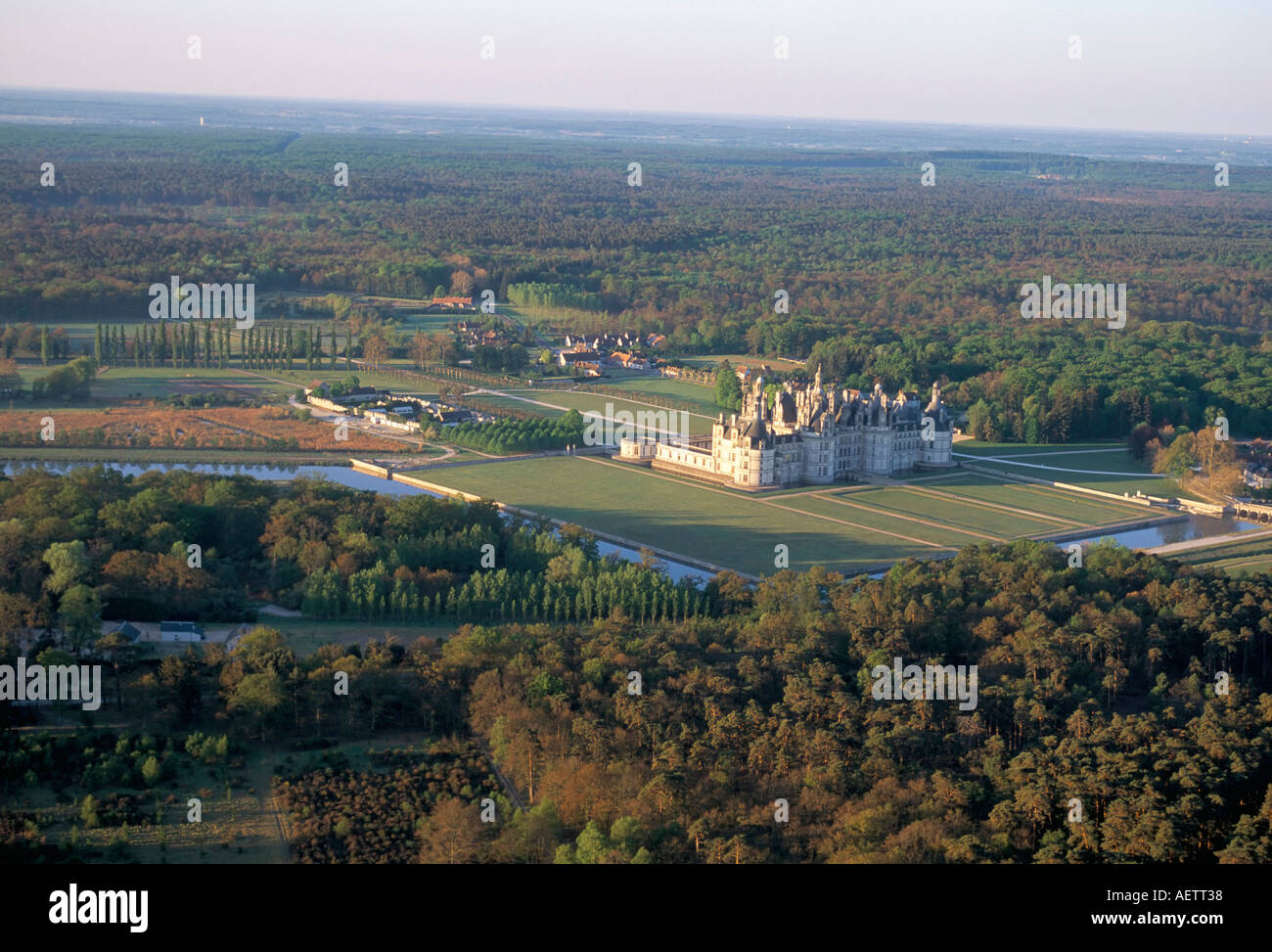 Vue aérienne du château de Chambord Site du patrimoine mondial de l'itinéraire de François 1er François 1er Pays de Loire Loire Valley F Banque D'Images