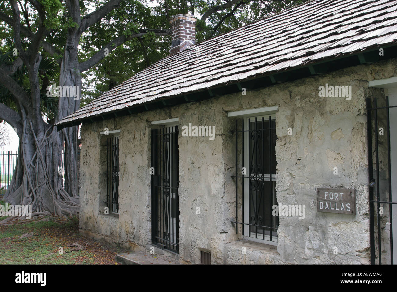 Miami Florida, Ocean Drive, Lummus Park, ancien slave Quarters construit en 1844, pierre calcaire oolite, est devenu fort Dallas en 1855, les visiteurs voyagent tour de voyage Banque D'Images