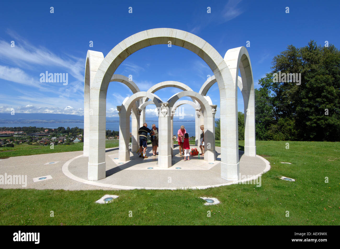 Evian, source de l'eau pour les sections locales pour collecter des eaux minérales d'Evian, Evian, Haute-Savoie, France Banque D'Images