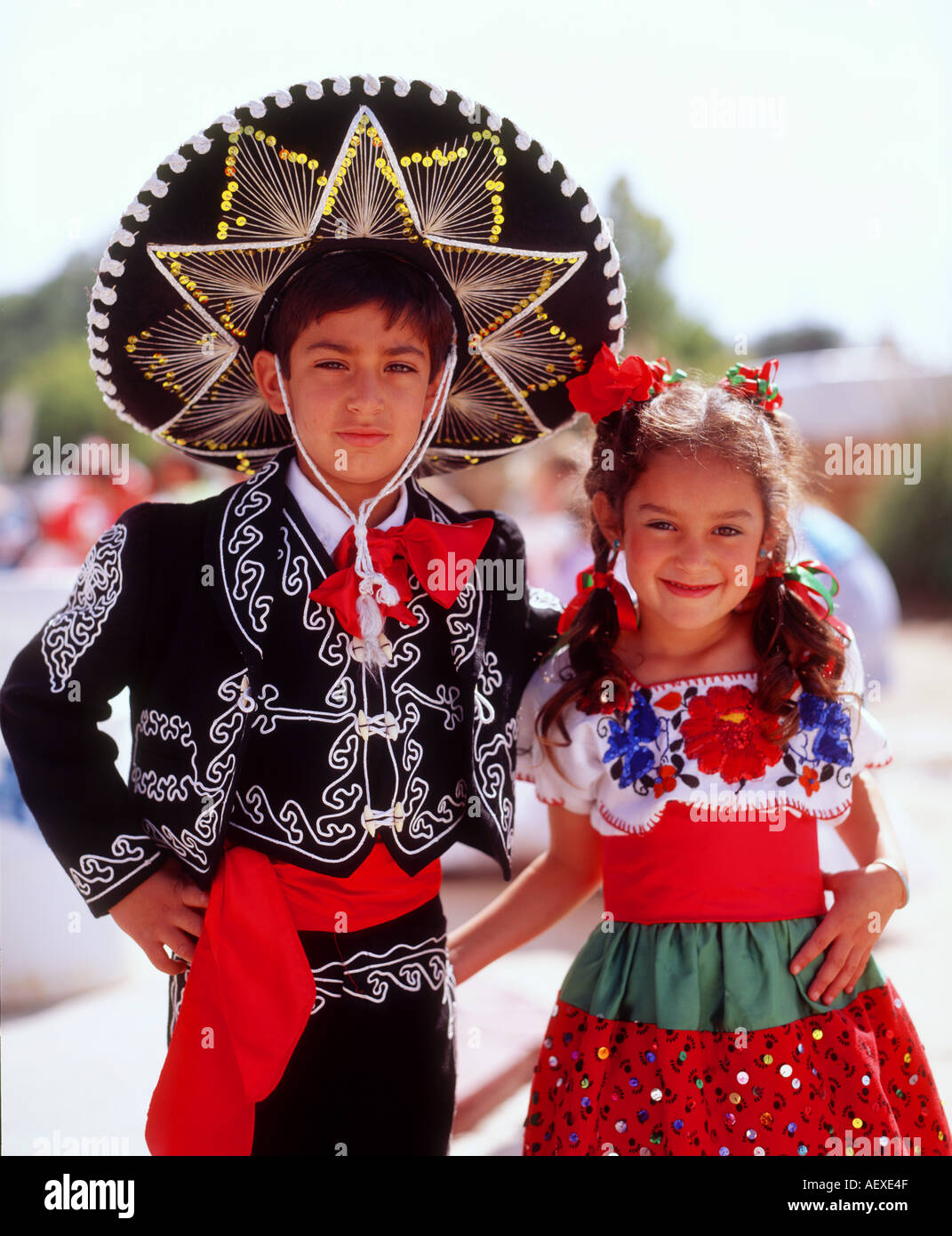 Les enfants en costume national AU MEXIQUE Banque D'Images