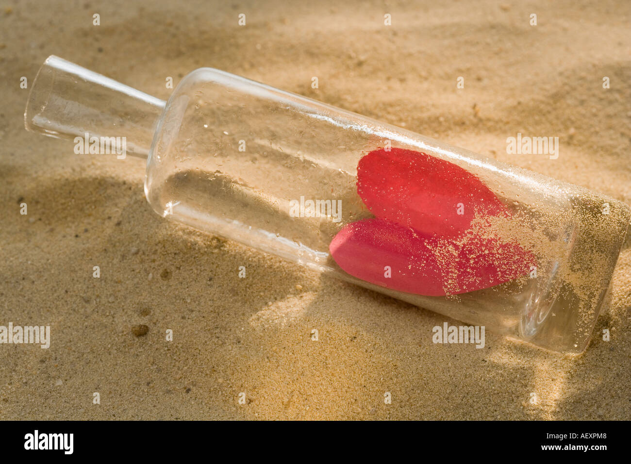 Valentine message dans une bouteille Banque D'Images