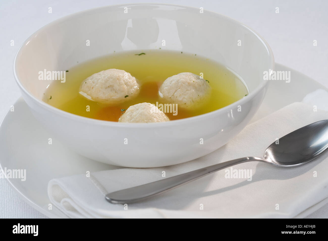 Close up de Matzah ball soup Banque D'Images
