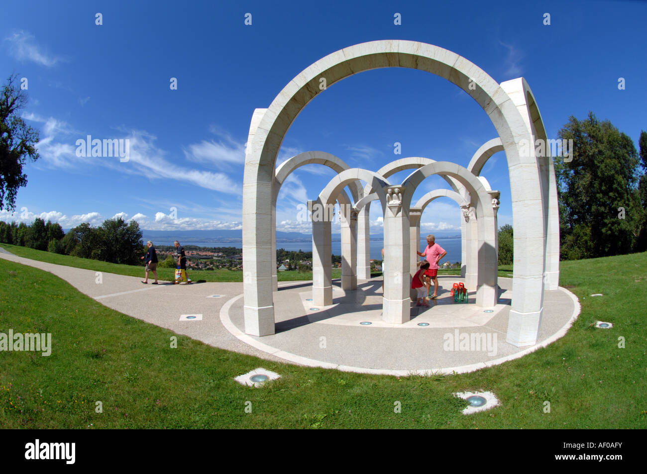 Evian, source de l'eau pour les sections locales pour collecter des eaux minérales d'Evian, Evian, Haute-Savoie, France Banque D'Images