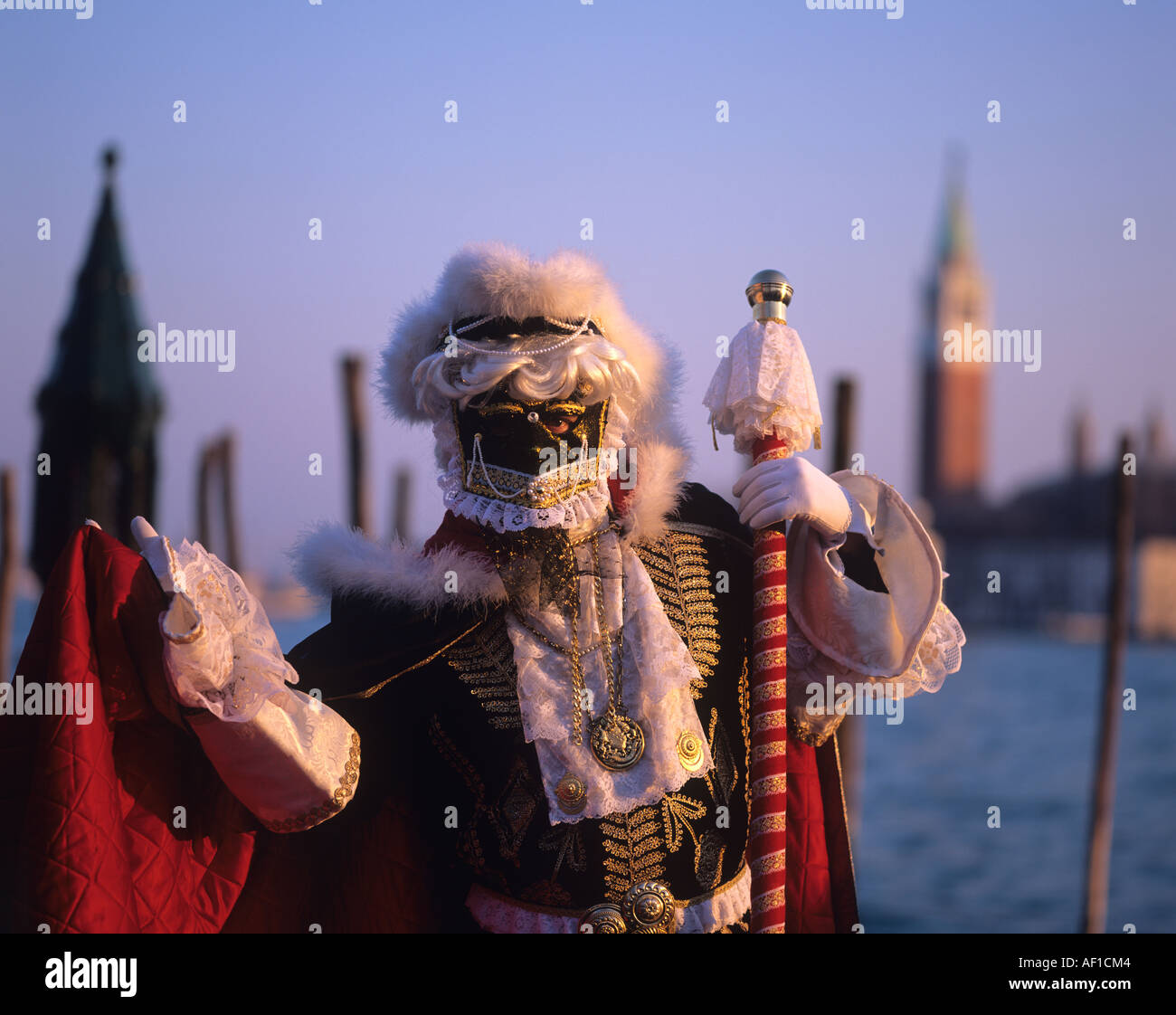 L'homme en costume au carnaval de Venise, Italie Banque D'Images