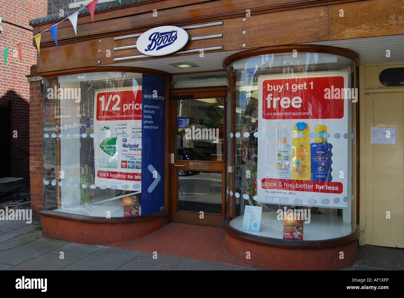 'Boots UK Limited' chimiste, High Street, Hungerford, Berkshire, Angleterre, Royaume-Uni Banque D'Images