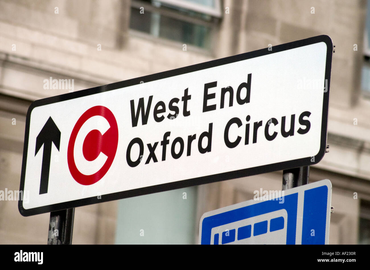 Panneau pour West End et Oxford Circus London Congestion Charge avec symbole Banque D'Images