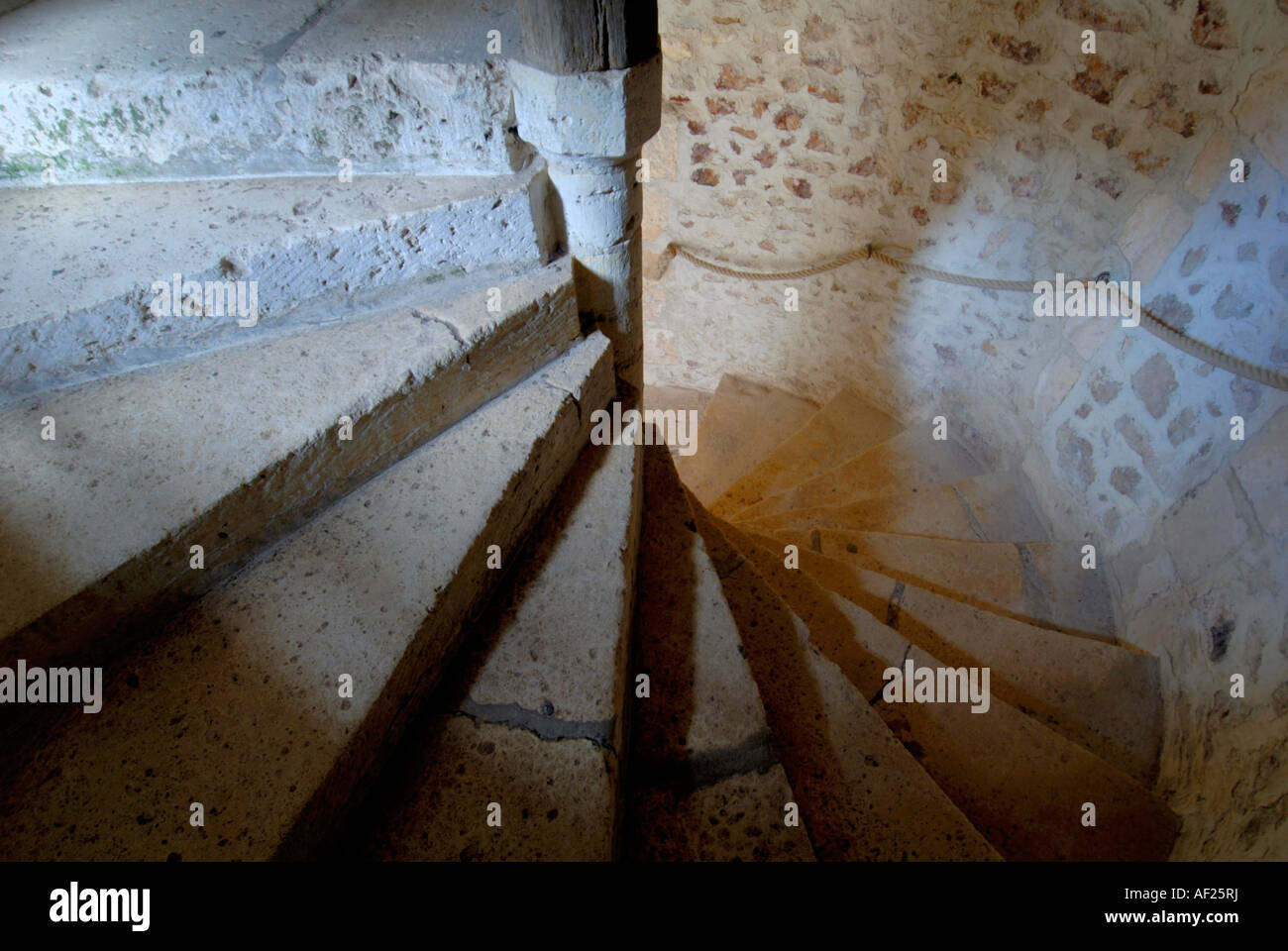 Escalier en pierre du château du Bouchet, Indre, France. Banque D'Images