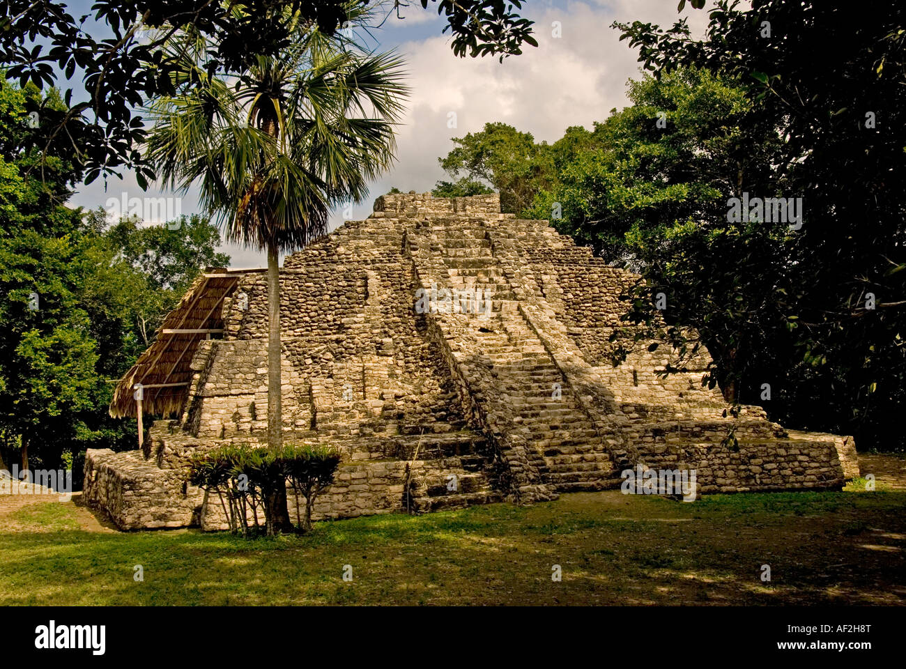 Costa Maya Maya Chacchoben Pyramide las vasijas ruine Banque D'Images