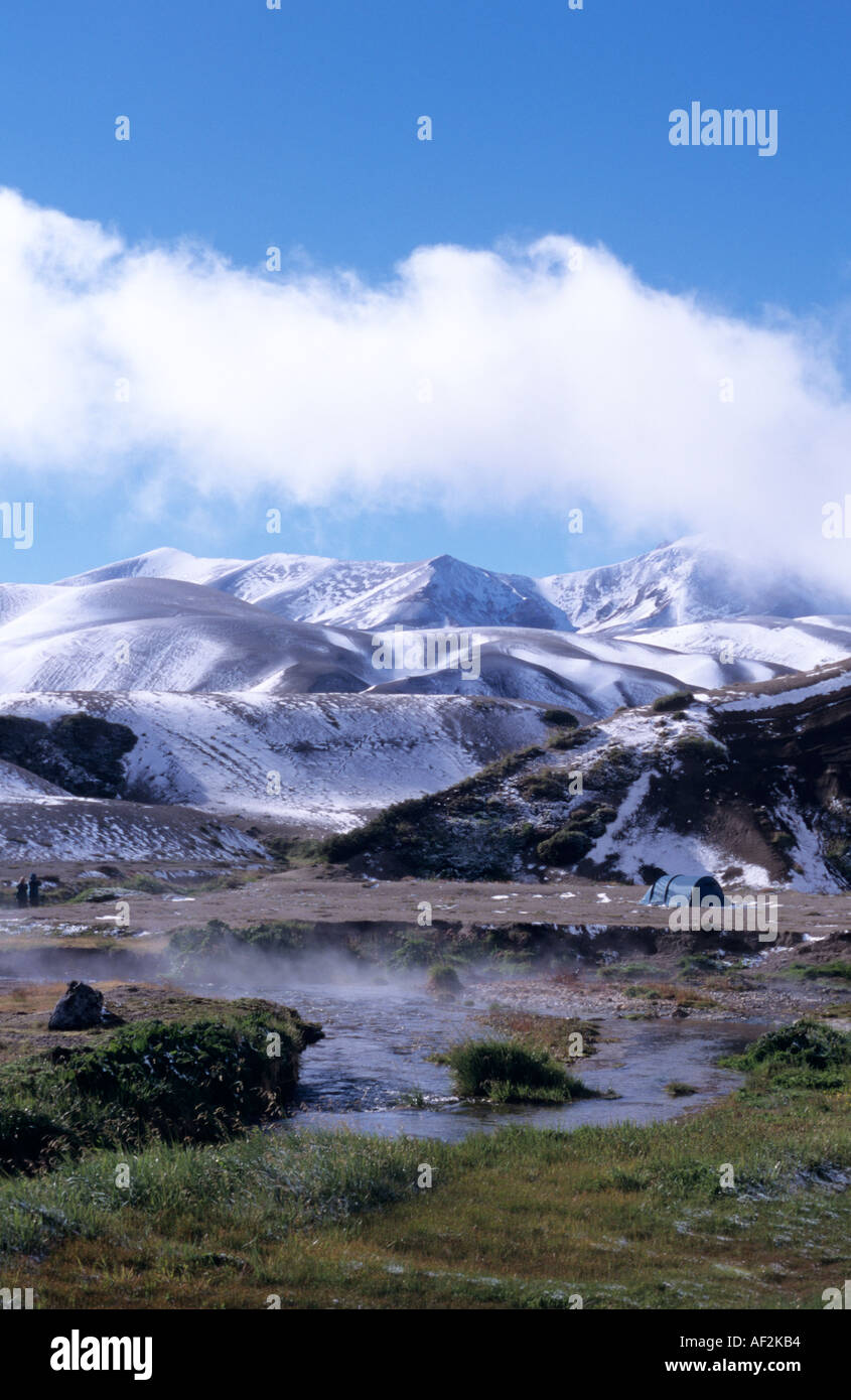 Au cours de l'été Camping neige pics Puyehue Chili Patagonie Amérique du Sud Banque D'Images