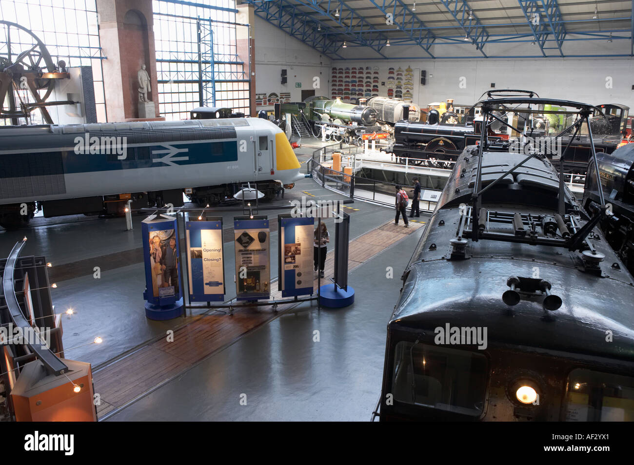 LOCOMOTIVES DE CHEMIN DE FER EN ANGLETERRE YORK NATIONAL RAILWAY MUSEUM Banque D'Images