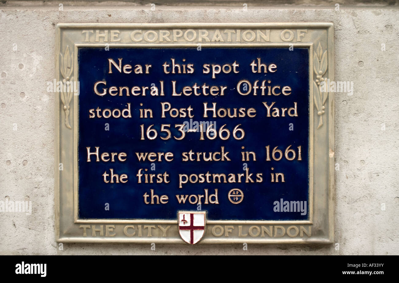 Plaque à l'Commerate le site de l'Office de lettre à Londres, où la première marque dans le monde ont été touchés Banque D'Images