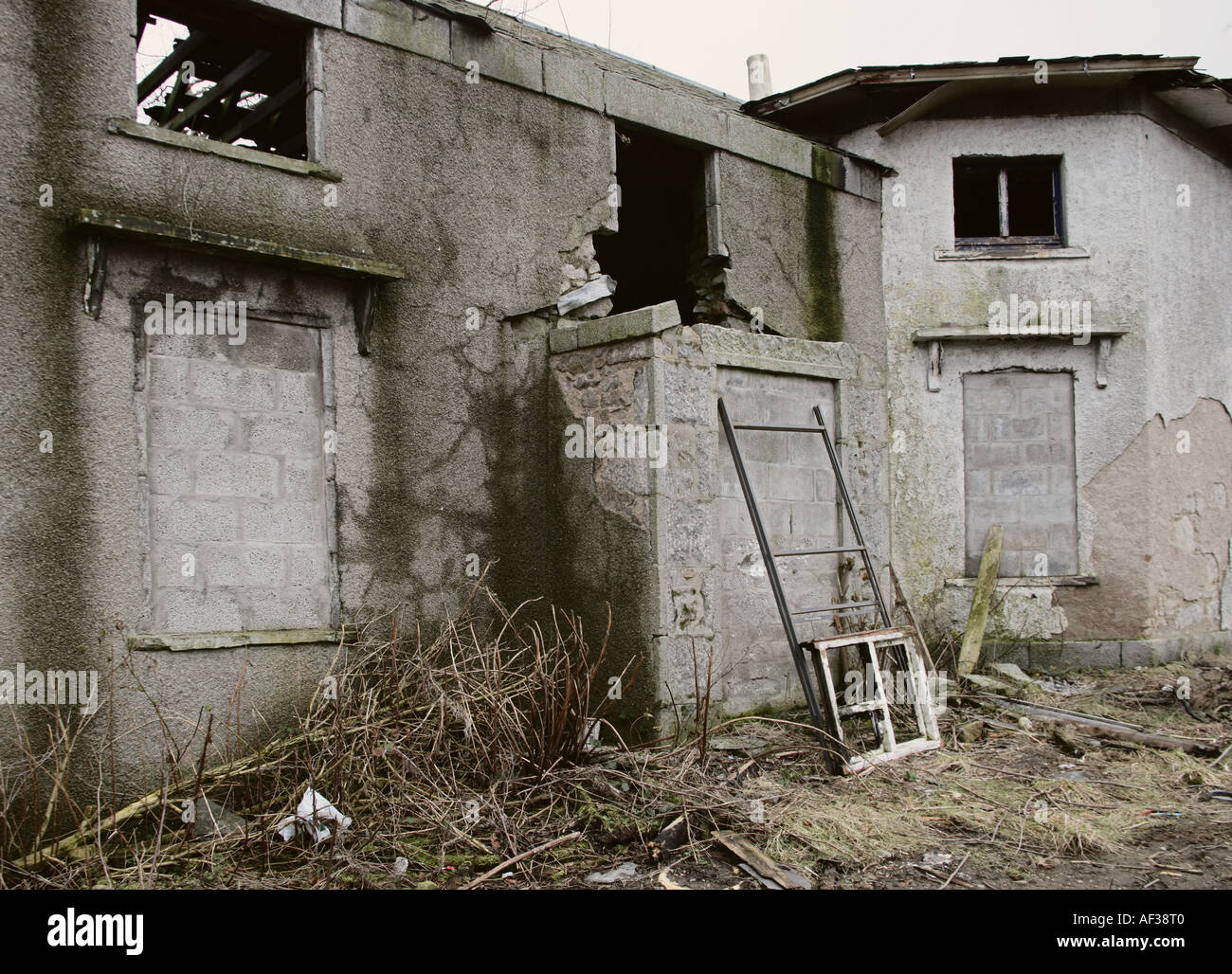 Derelict bulding Banque de photographies et d’images à haute résolution ...