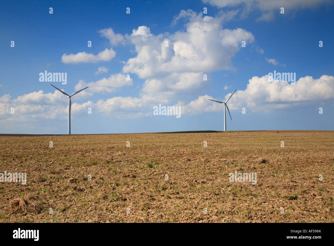 Les éoliennes, le nord de la France. Banque D'Images