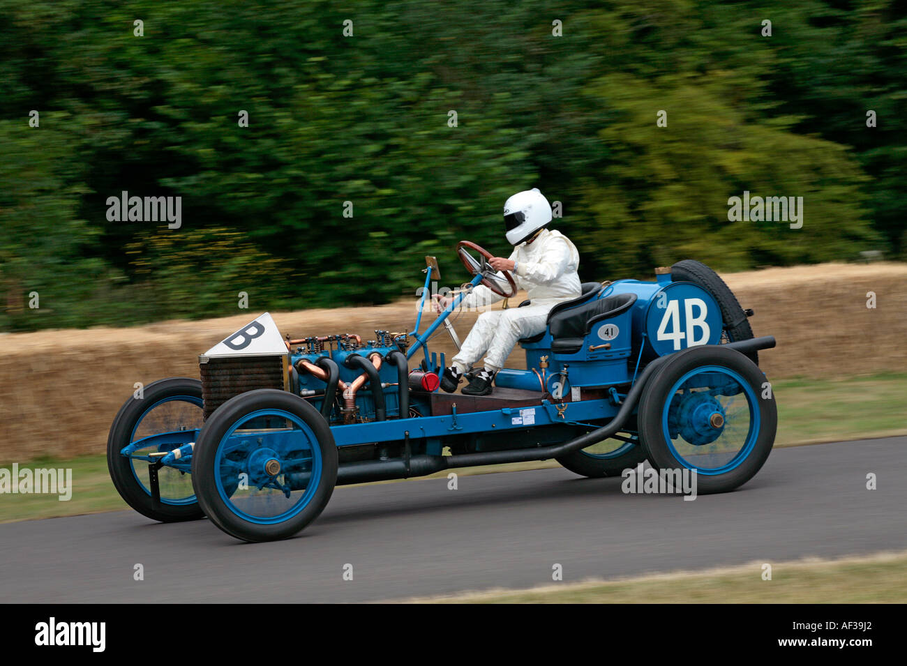 Grand Prix 1906 Darracq sur la course au Goodwood Festival of Speed, Sussex, Angleterre. Banque D'Images