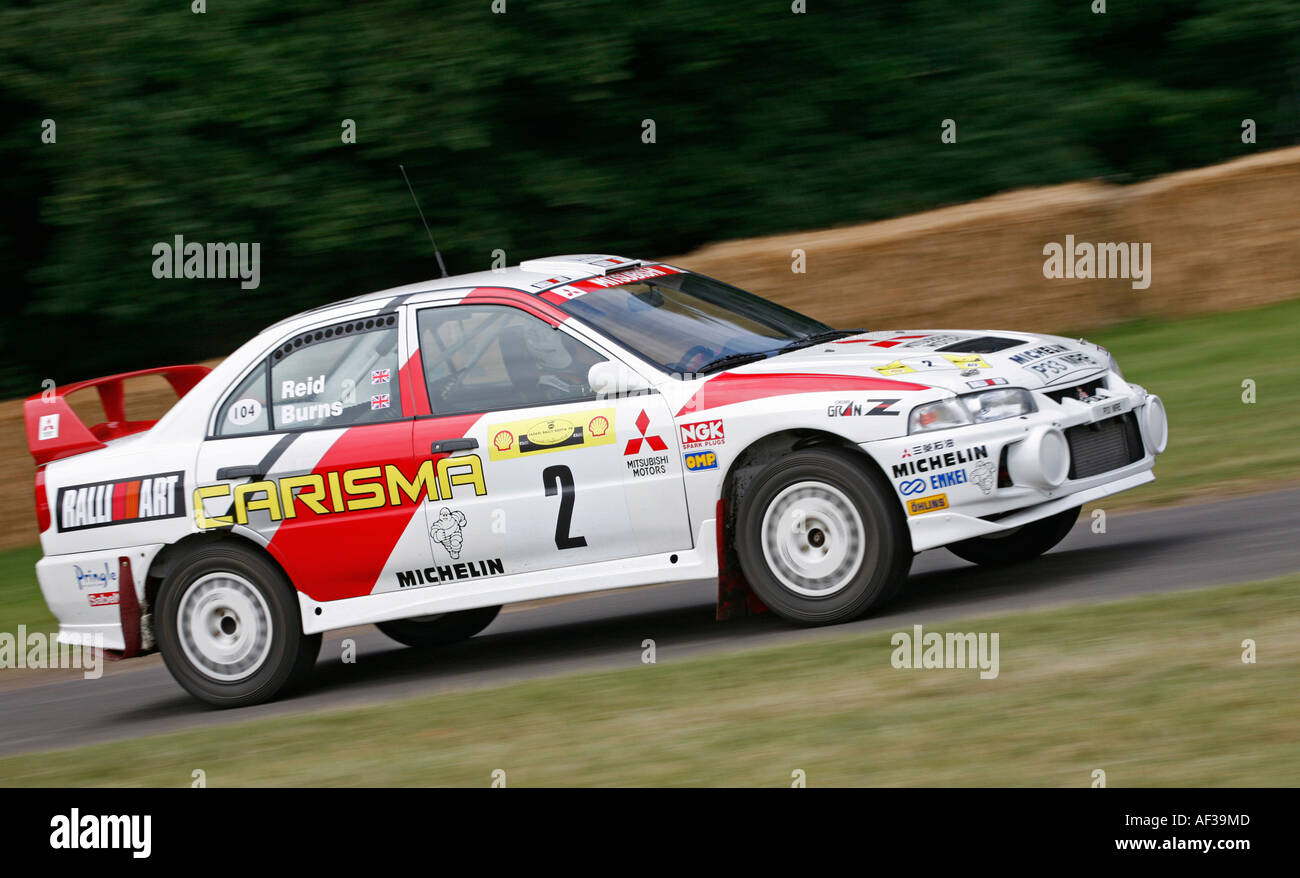 La Mitsubishi Carisma GT de la fin Richard Burns sur la course au Goodwood Festival of Speed, Sussex, Angleterre. Banque D'Images