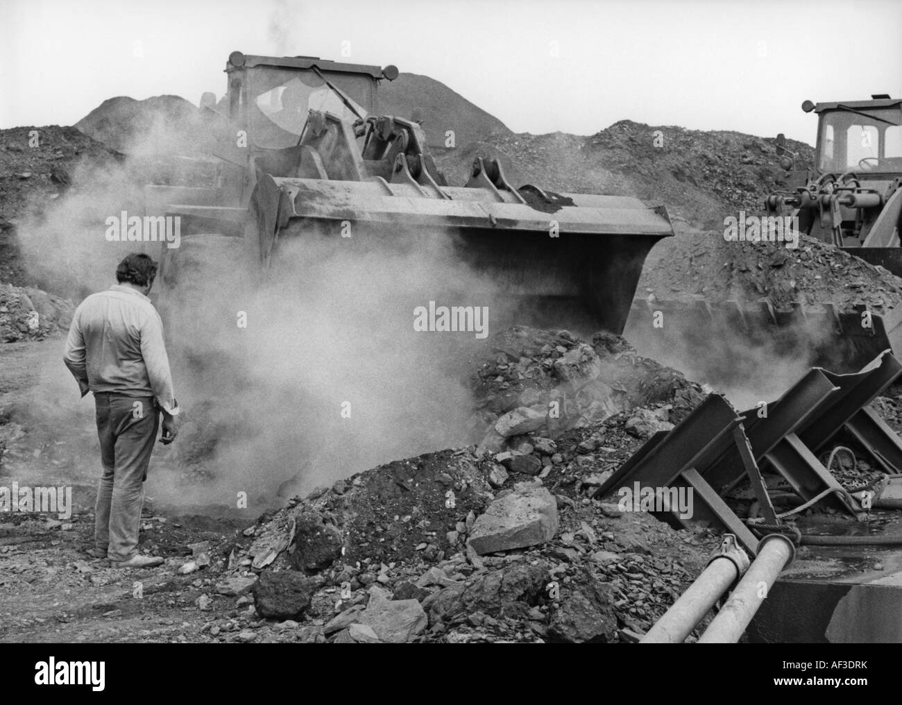 Travail au cours de la combustion de charbon heap à Oberhausen-Alstaden en 1981, l'Allemagne, en Rhénanie du Nord-Westphalie, Ruhr, Oberhausen Banque D'Images