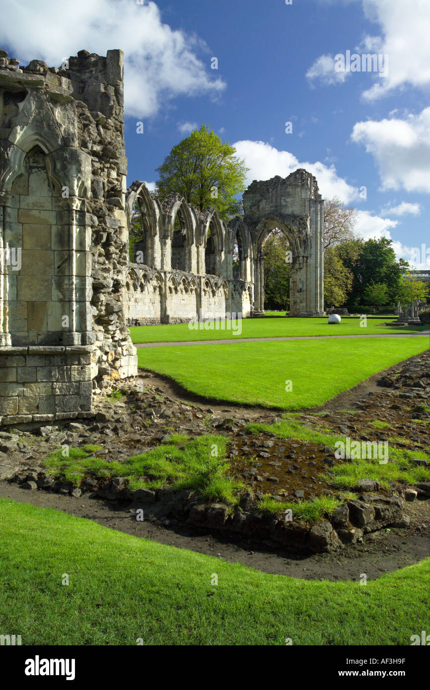 St Mary s'Abbaye Musée Jardins York North Yorkshire Angleterre Banque D'Images