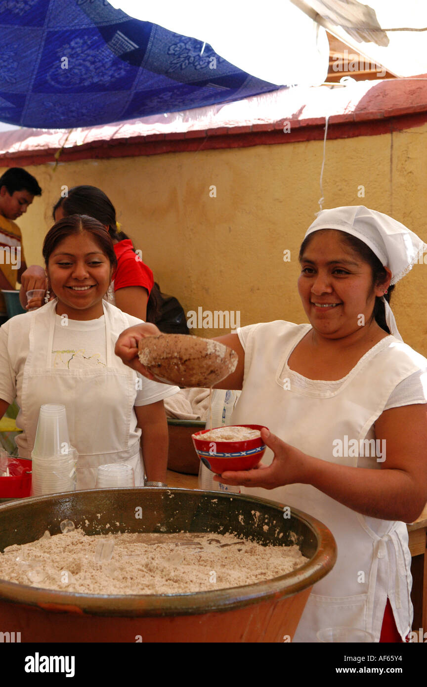 Festival de la boisson traditionnelle mexicaine Tejate dans le village de St Andres Huayapam dans la province d'Oaxaca au Mexique Banque D'Images