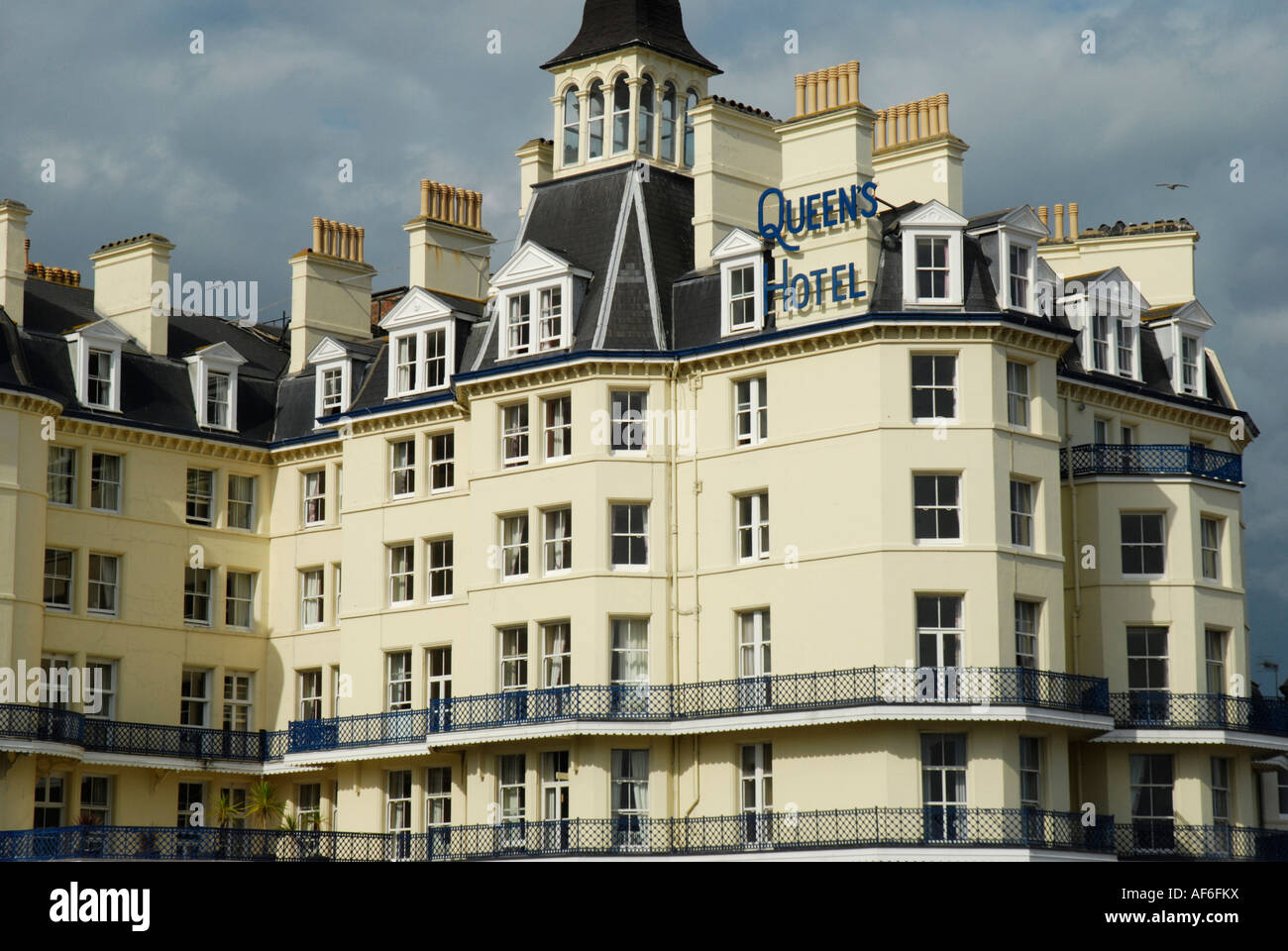 L'hôtel Queen's sur le front de mer d'Eastbourne Banque D'Images