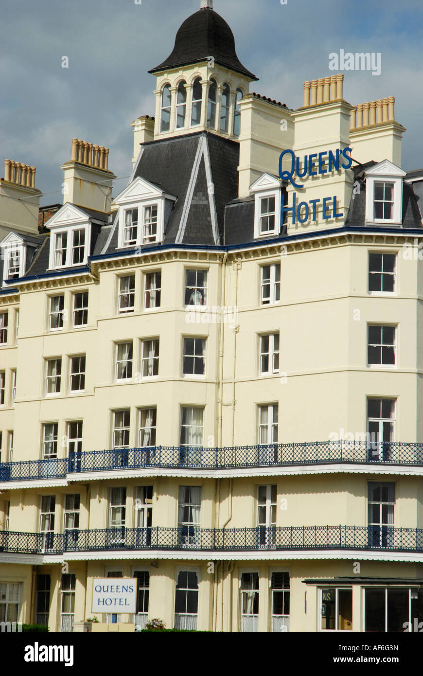 L'hôtel Queen's sur le front de mer d'Eastbourne Banque D'Images