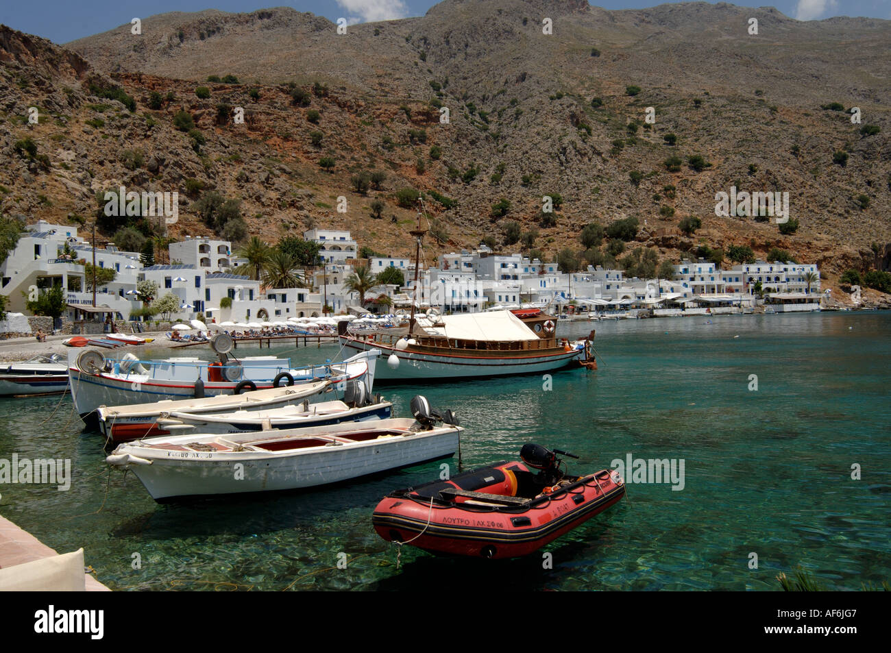 Loutro ville habour avec petits bateaux au sud ouest de la Crète Banque D'Images