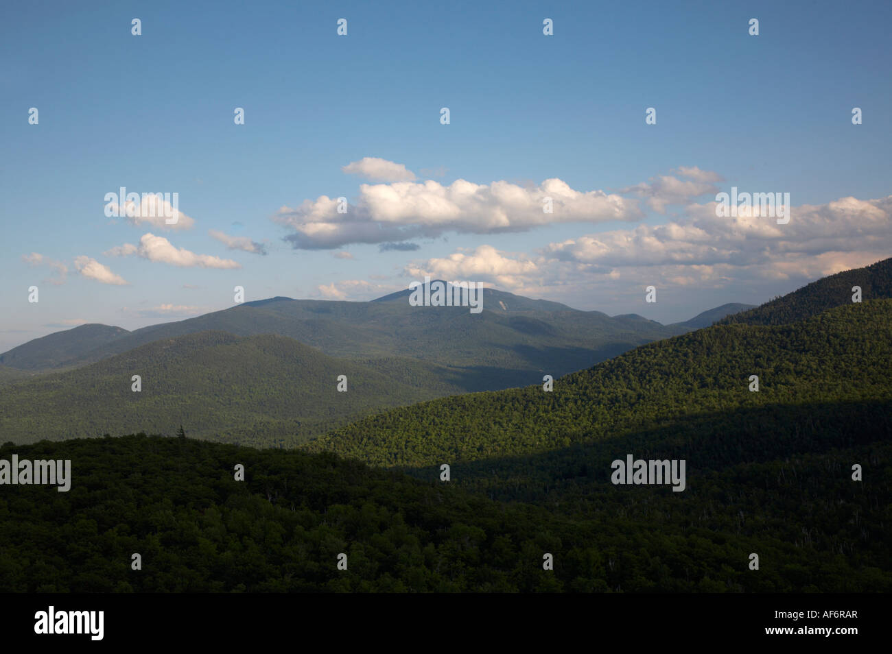 Voir d'Owls Head Mountain près de Keene dans la région des hauts sommets dans les Adirondacks de l'État de New York Banque D'Images