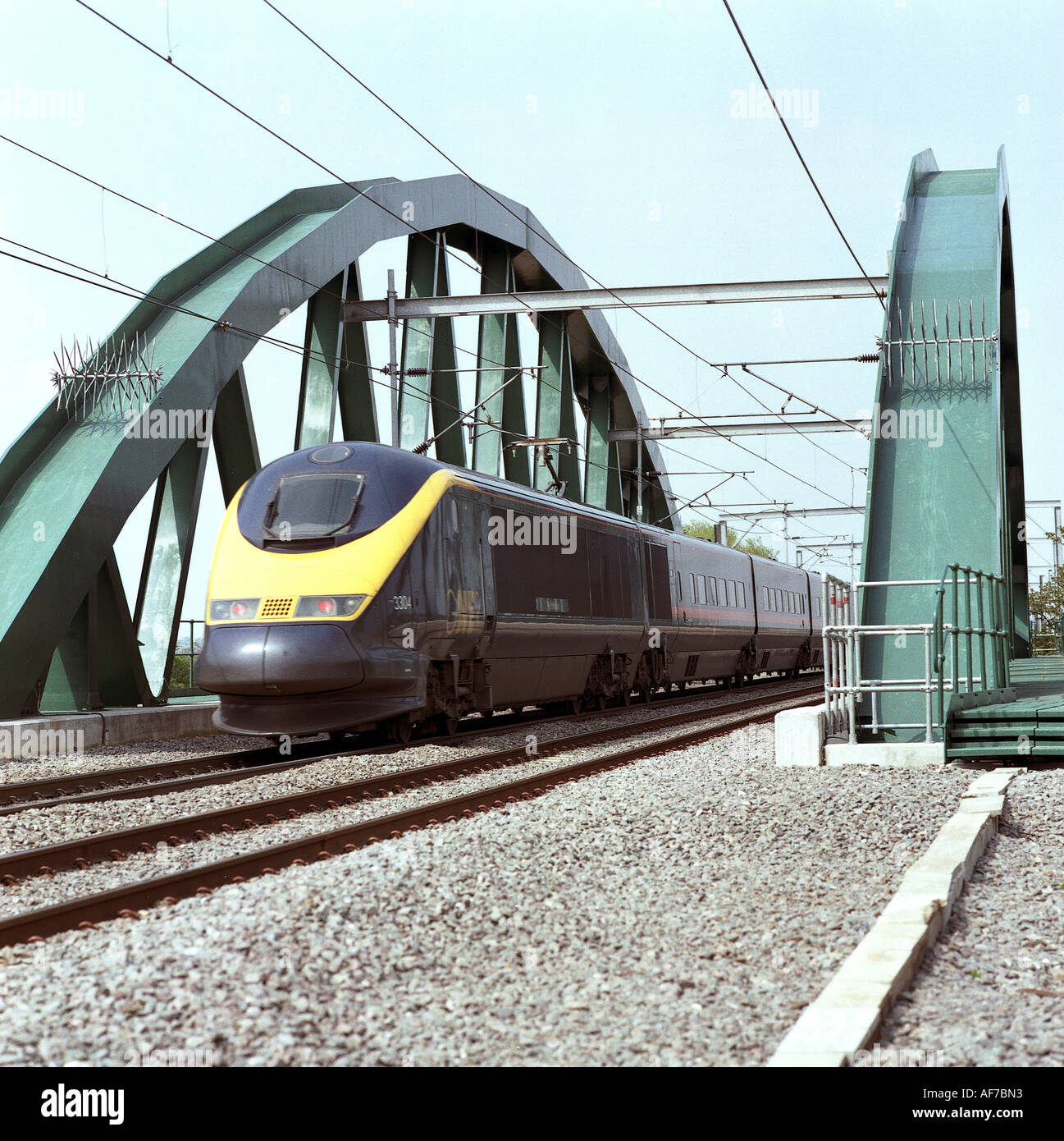 Passage de trains électriques Dyke Newark pont de chemin de fer. Liguria. L'Angleterre. UK. Banque D'Images