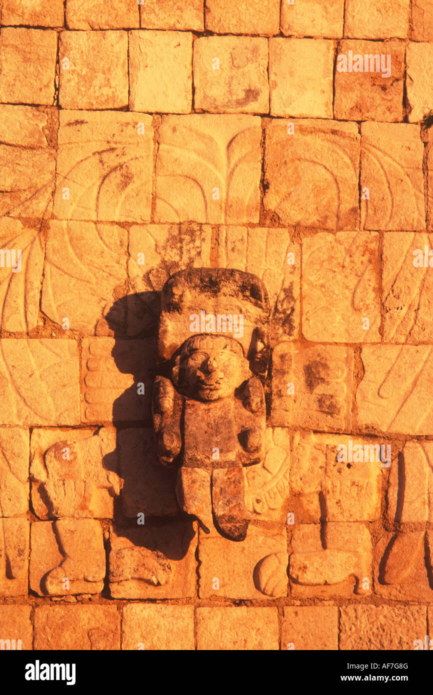 Découpage sur temple des guerriers indiens maya ruines de Chichen Itza Yucatan Mexique Banque D'Images