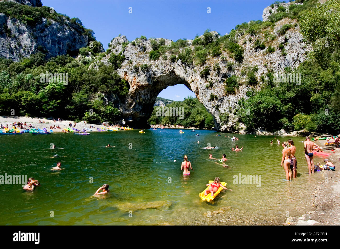 Arche naturelle de l'Ardèche river Vallon pont d'Arc France French Photo Stock Alamy Arche naturelle de l'Ardèche river Vallon pont d'Arc France French Photo Stock Alamy
