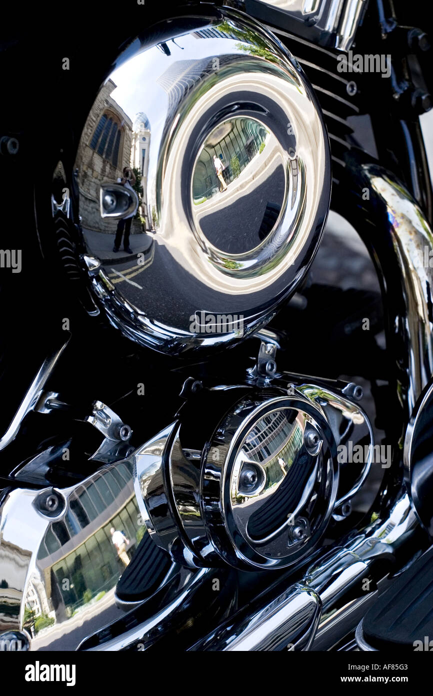 Gros plan de moteur et d'échappement pour moto. Banque D'Images