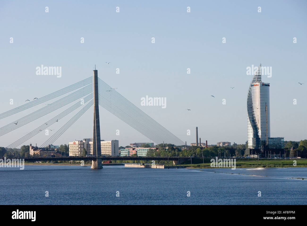 Vansu Pont sur la rivière Daugava, voir à partir de MS Europa, Riga, Lettonie Banque D'Images