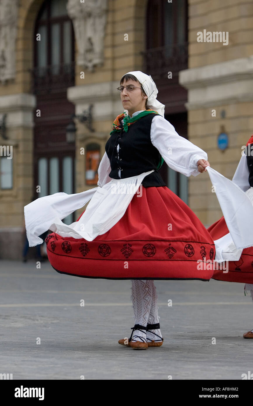 Traditional basque clothing Banque de photographies et d'images à haute  résolution - Alamy