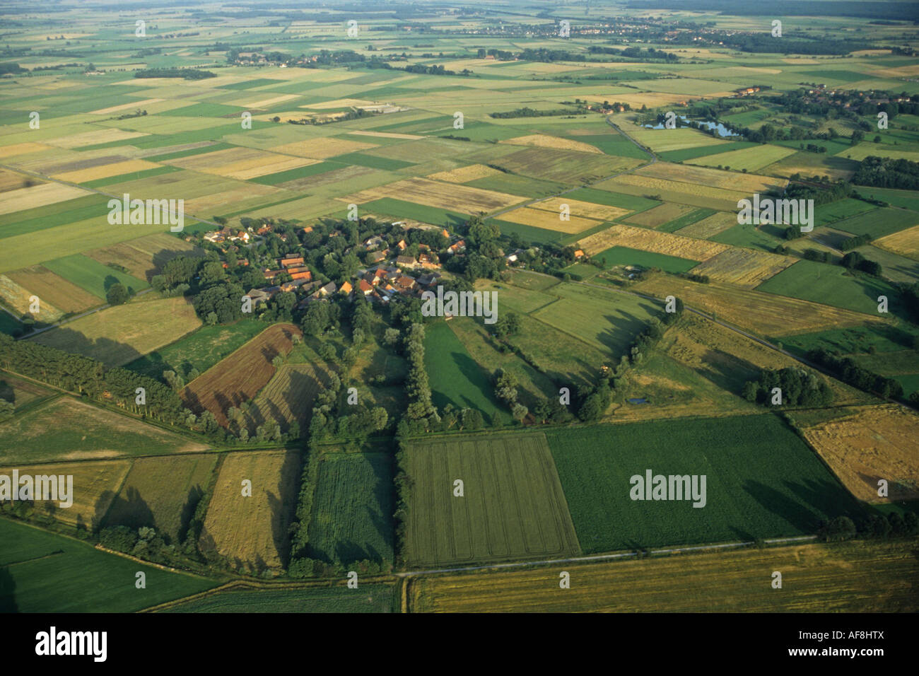 Photo aérienne du village, Luebeln, ronde, en Rundlingsdorf Wendland, Basse-Saxe, Allemagne du nord Banque D'Images