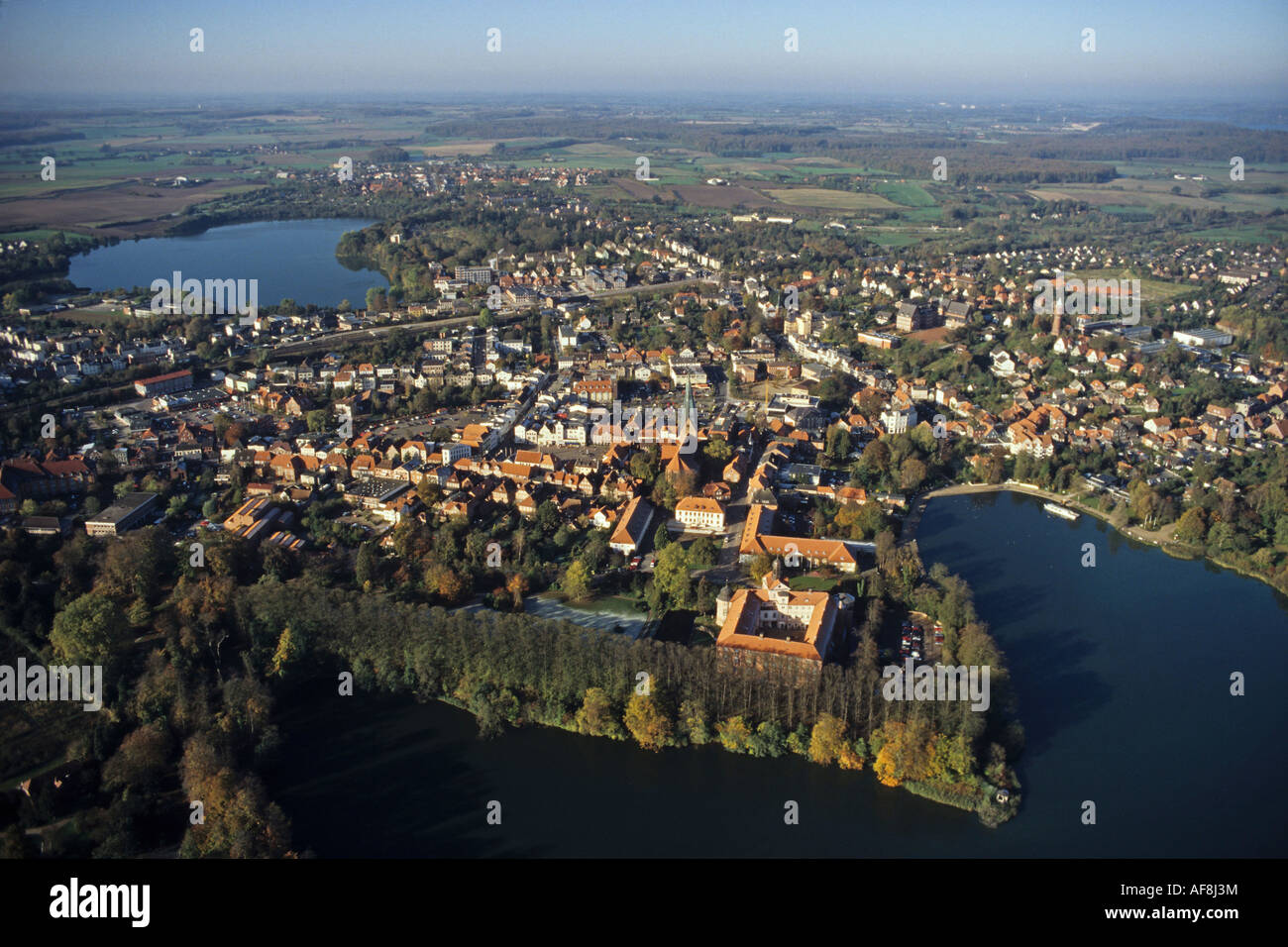 Photo aérienne de lacs, la Suisse du Holstein, Eutin castle, Eutin, Ploen Lake, Schleswig Holstein, Allemagne du nord Banque D'Images