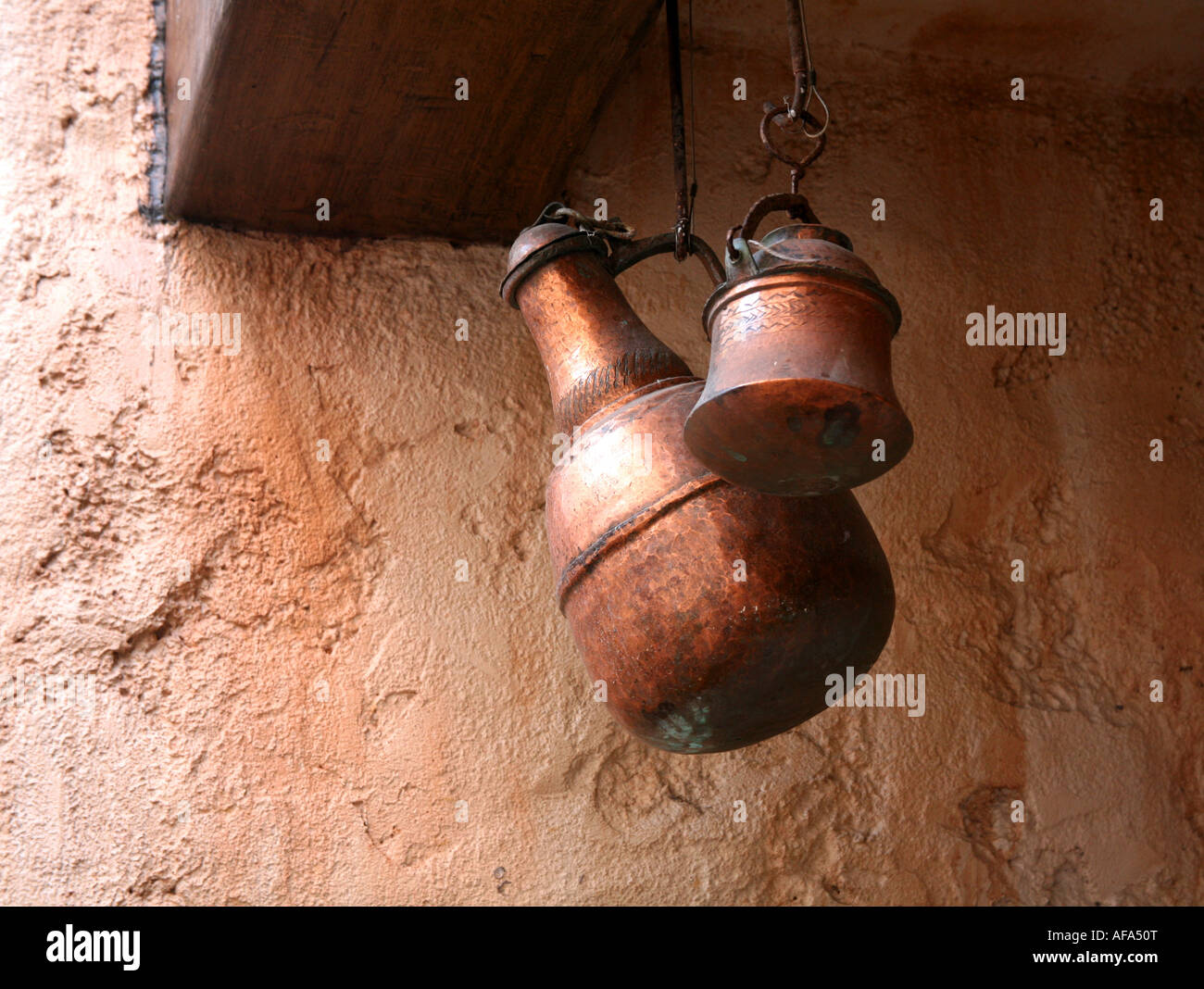 Epcot Center Walt Disney World Orlando Floride Maroc section stand affichage du marché des conteneurs et de vases en cuivre Banque D'Images
