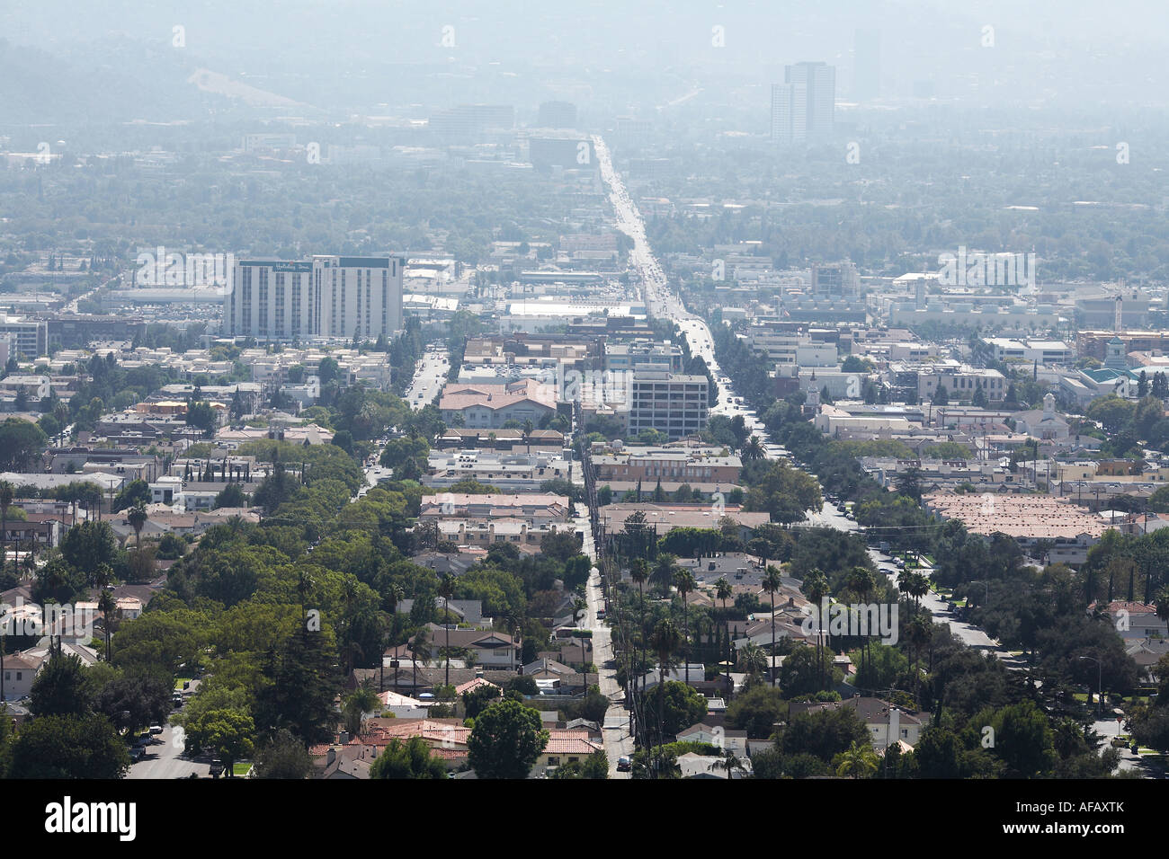 Avenue d'olive recoupant Burbank de Verdugo Mountains Burbank San Fernando Valley Los Angeles California Banque D'Images