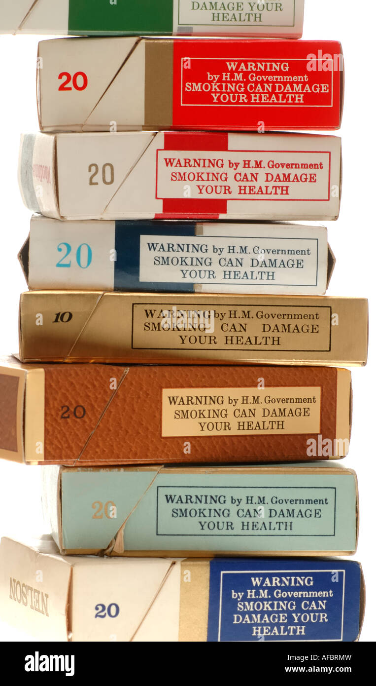 Vieux paquets de cigarettes Banque D'Images