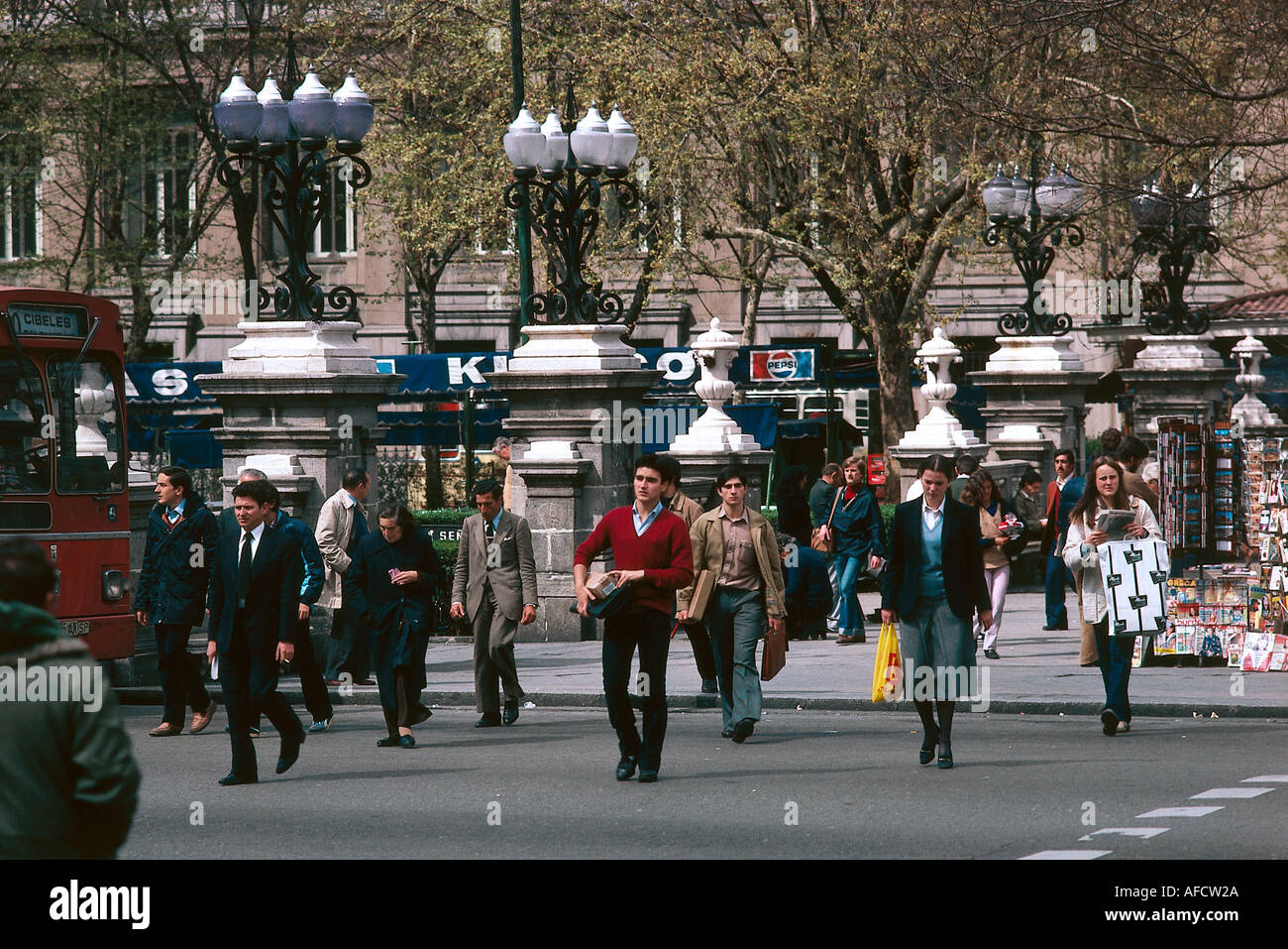 Géographie / voyages, Espagne, Madrid, gens, passants au croisement zébra, Banque D'Images